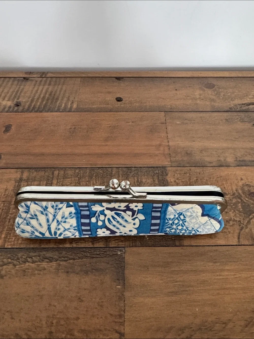 Vera Bradley Blue Floral Print Coin Purse Clasp Sunglasses Case Soft